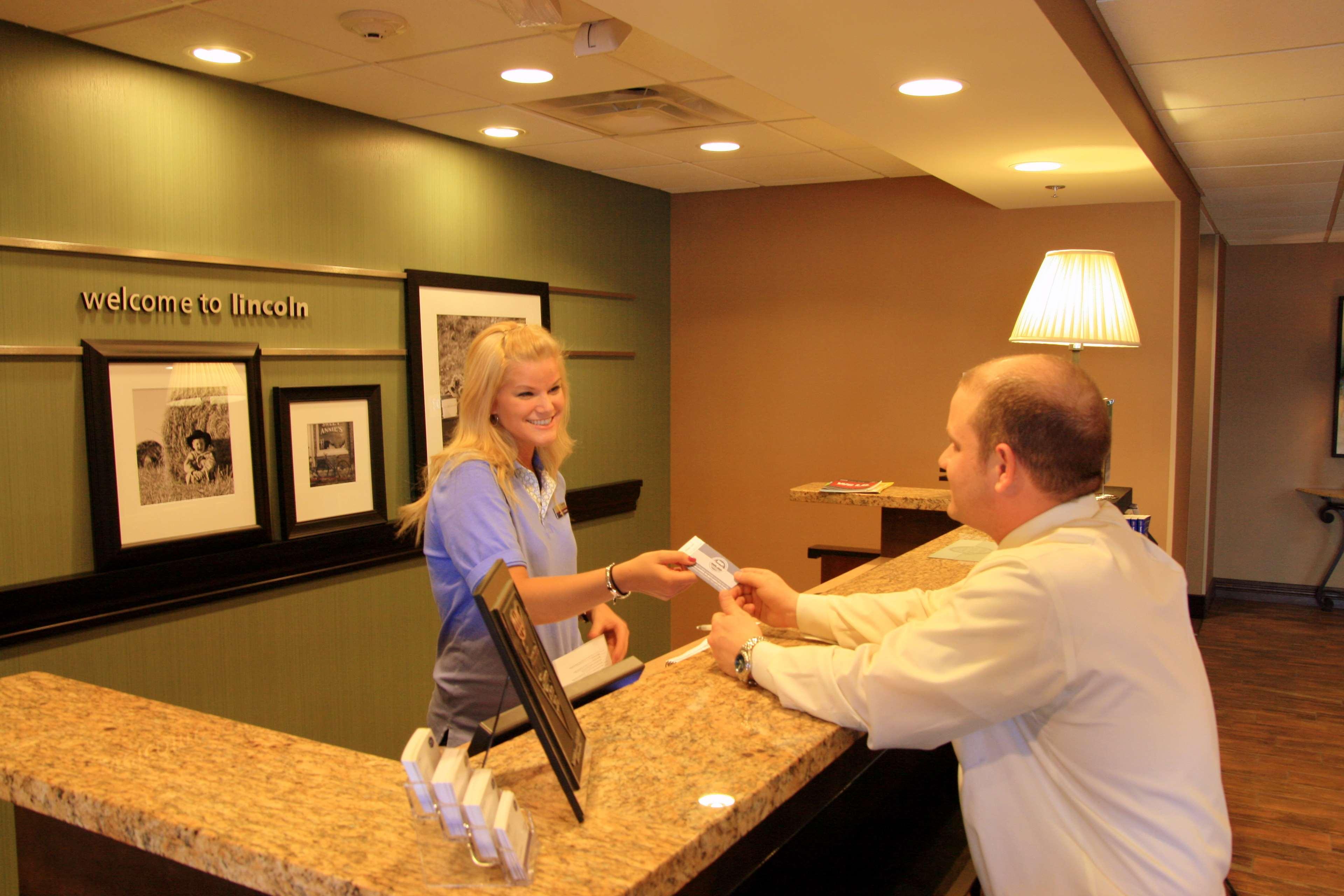 Hampton Inn And Suites - Lincoln Northeast מראה פנימי תמונה